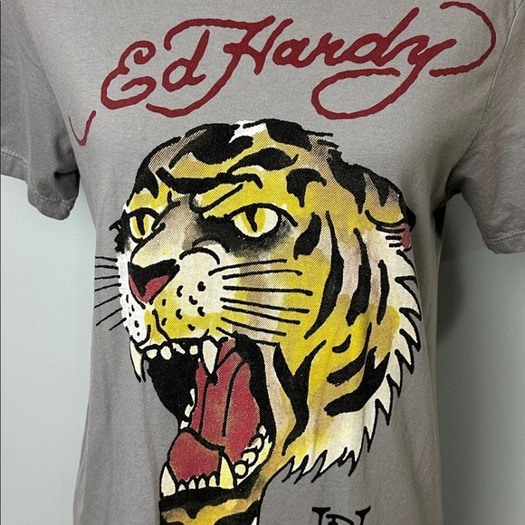 ❄️ Ed Hardy Gray Profile Tiger Graphic Tee Size Small - Picture 2 of 4